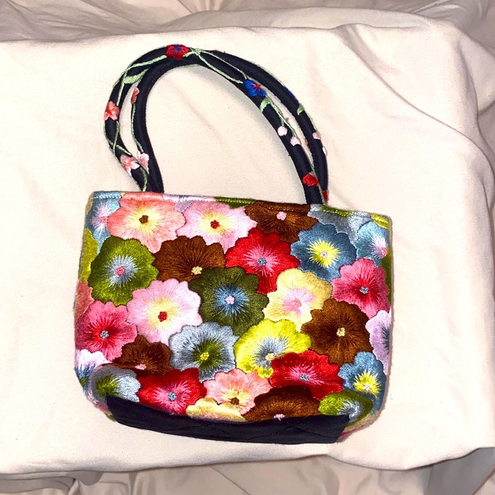 Floral Embroidered Clutch